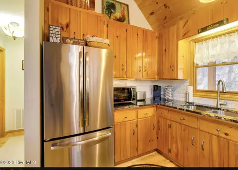 Kitchen - 725 Country Ln, Murphy, NC 28906 photo 2 of 4