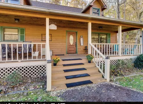 Exterior - 725 Country Ln, Murphy, NC 28906 photo 1 of 5