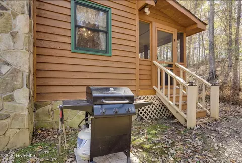 Exterior - 725 Country Ln, Murphy, NC 28906 photo 4 of 5