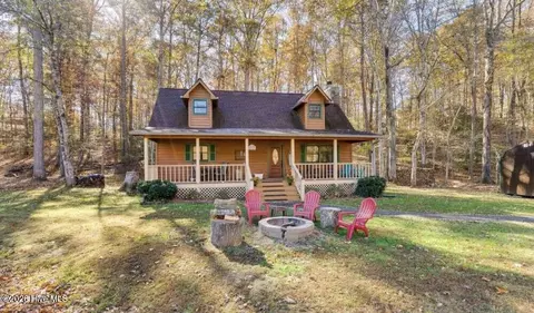 725 Country Ln, Murphy, NC 28906