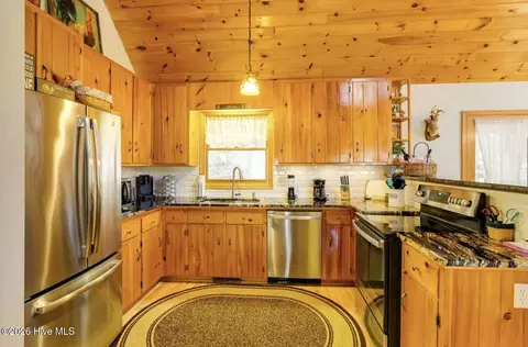 Kitchen - 725 Country Ln, Murphy, NC 28906 photo 1 of 4