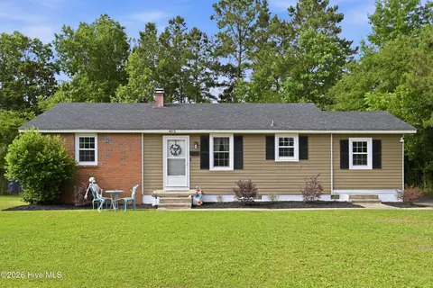 402 Clyde Dr, Jacksonville, NC 28540