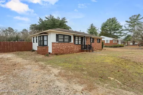 602 Fourth St, Hamlet, NC 28345 photo 2
