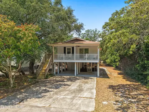 169 NW 3rd St, Oak Island, NC 28465