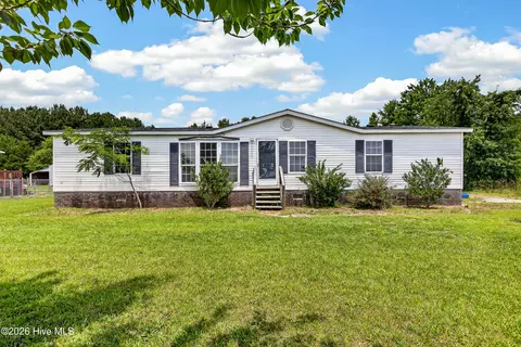 2676 White Oak River Rd, Maysville, NC 28555