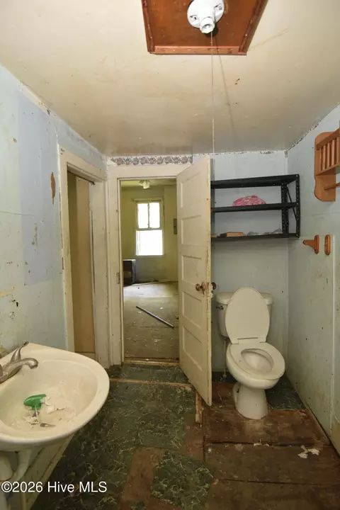 Bath - 23 Curry St, Augusta, GA 30904 photo 2 of 2