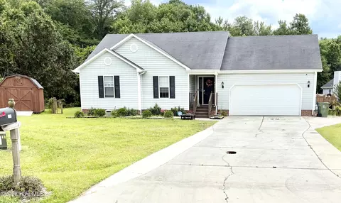402 Kant Pl, Jacksonville, NC 28540