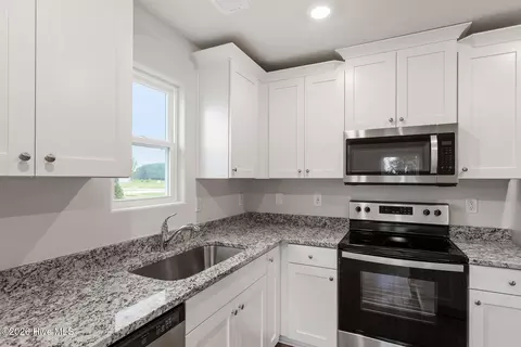 Kitchen - 9120 Ava Dr, Bailey, NC 27807 photo 4 of 5