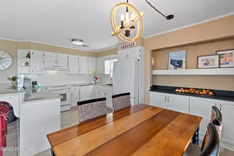 Dining - 419 40th St, Sunset Beach, NC 28468 photo 4 of 6