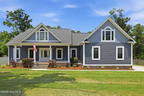 219 White Oak Bluff Rd, Stella, NC 28582
