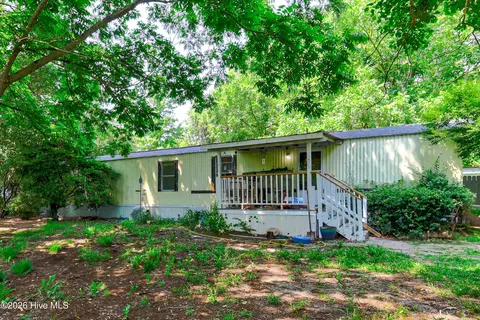 315 Messer Loop Rd, Burgaw, NC 28425