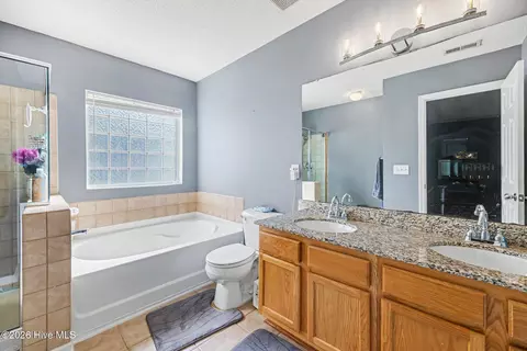 Bath - 237 Georgetowne Dr, Clayton, NC 27520 photo 2 of 3