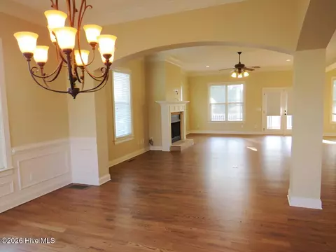 Living - 500 Oconee Cir, Evans, GA 30809 photo 2 of 7