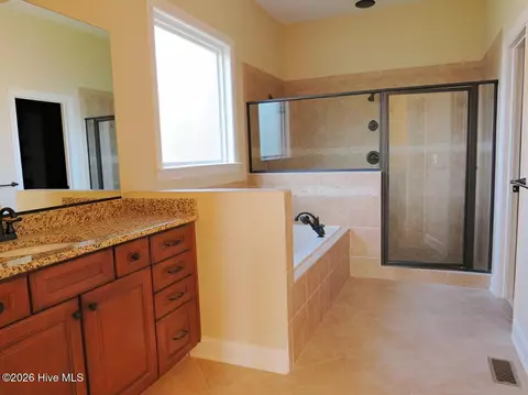 Bath - 500 Oconee Cir, Evans, GA 30809 photo 4 of 10