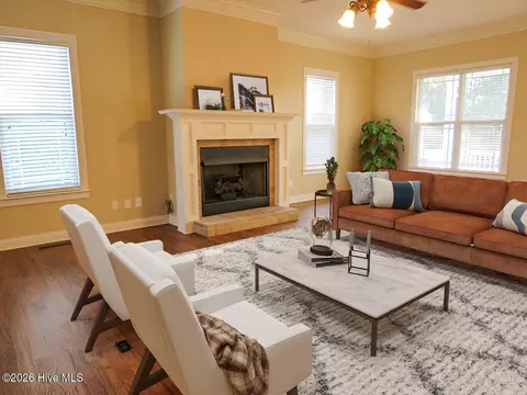 Living - 500 Oconee Cir, Evans, GA 30809 photo 3 of 7