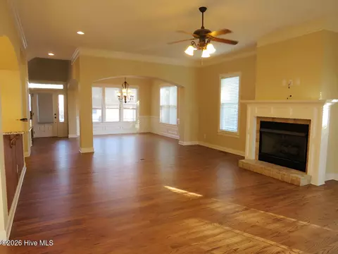 Living - 500 Oconee Cir, Evans, GA 30809 photo 5 of 7
