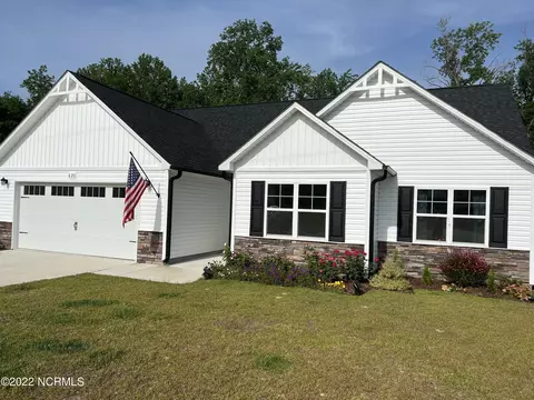 620 Osprey Landing Dr, Holly Ridge, NC 28445