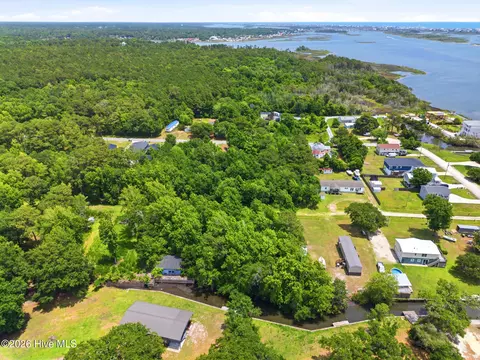 230 Bermuda Dr, Hampstead, NC 28443 photo 18