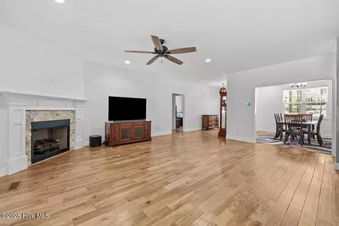 Living - 34 N Shamrock Dr, Jackson Springs, NC 27281 photo 2 of 3