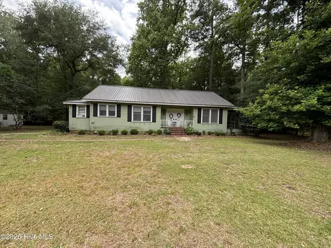 3260 Herrings Chapel Rd, Burgaw, NC 28425