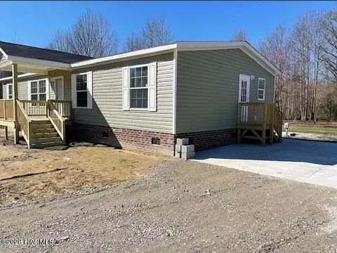 5024 Gladys Owens St, La Grange, NC 28551