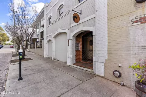 118 Dock St #3, Wilmington, NC 28401