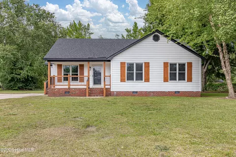 1866 Century Dr, Greenville, NC 27834