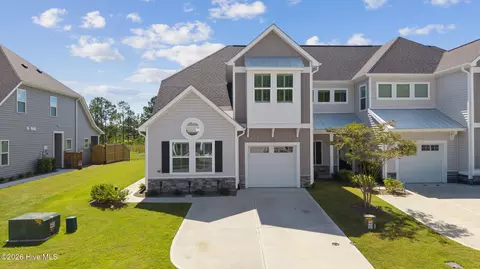 7426 Springwater Dr, Wilmington, NC 28411