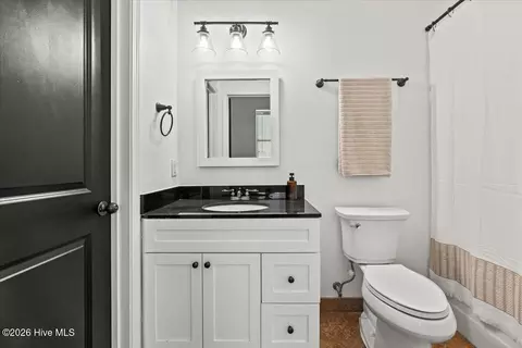 Bath - 936 Broad St #214, Augusta, GA 30901 photo 1 of 4