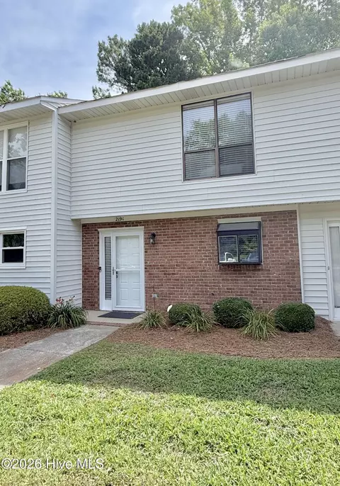 2191 Fox Run Dr, Kinston, NC 28504
