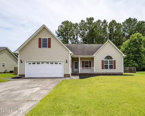111 Croatan Woods Dr, New Bern, NC 28562