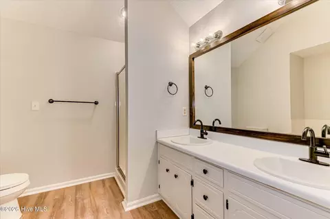 Bath - 283 Ashbrook Dr, Martinez, GA 30907 photo 2 of 6