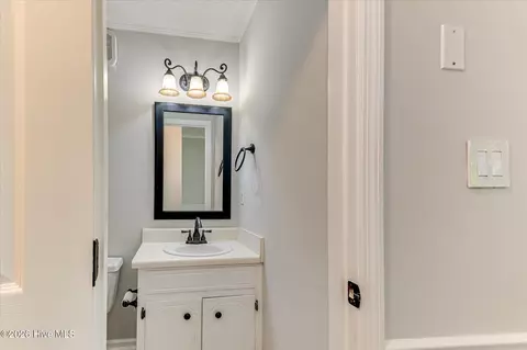 Bath - 283 Ashbrook Dr, Martinez, GA 30907 photo 1 of 6