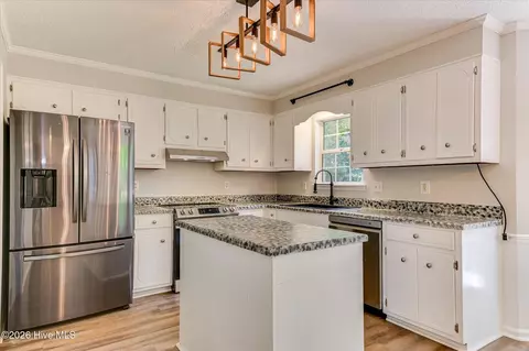 Kitchen - 283 Ashbrook Dr, Martinez, GA 30907 photo 2 of 4