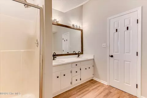 Bath - 283 Ashbrook Dr, Martinez, GA 30907 photo 4 of 6
