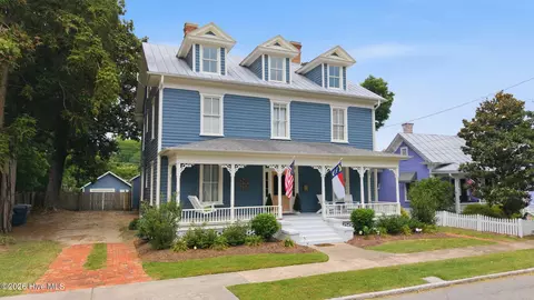 Exterior - 314 E 2nd St, Washington, NC 27889 photo 6 of 15