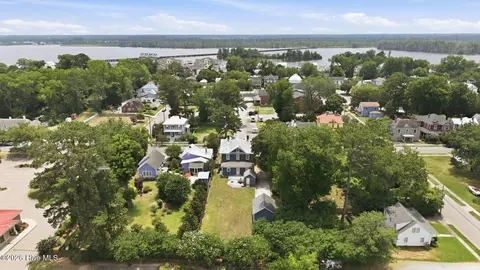 View/Area - 314 E 2nd St, Washington, NC 27889 photo 3 of 4