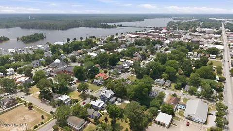 View/Area - 314 E 2nd St, Washington, NC 27889 photo 1 of 4