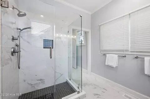 Bath - 314 E 2nd St, Washington, NC 27889 photo 2 of 4