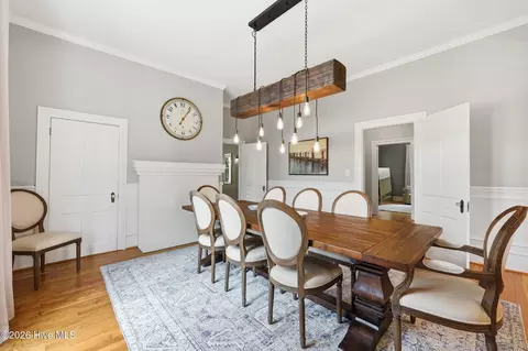 Dining - 314 E 2nd St, Washington, NC 27889 photo 2 of 2