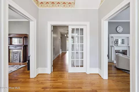 Entry Way - 314 E 2nd St, Washington, NC 27889 photo 2 of 3