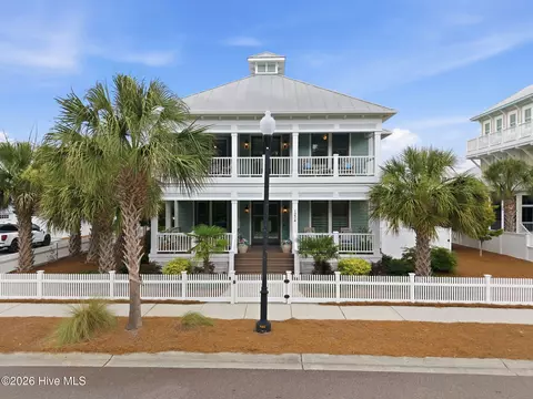 1234 Croaker Ln, Carolina Beach, NC 28428