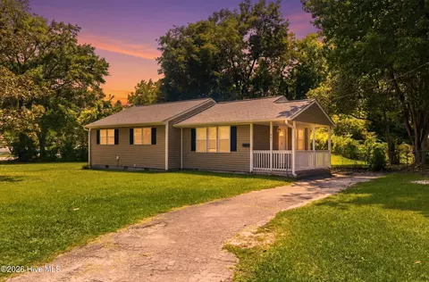 501 Henderson Dr, Jacksonville, NC 28540