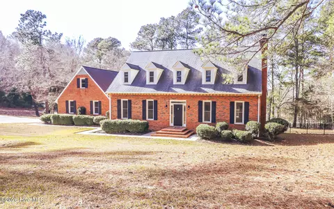 809 Houndslake Dr, Aiken, SC 29803