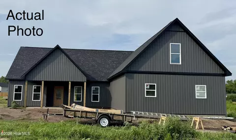 407 Wade Dr, Richlands, NC 28574