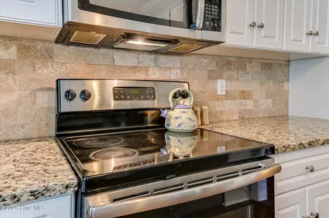 Kitchen - 4668 La Pointe, Evans, GA 30809 photo 5 of 6