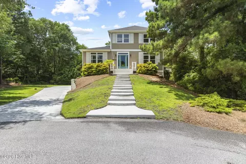 9804 Heath Pl, Emerald Isle, NC 28594