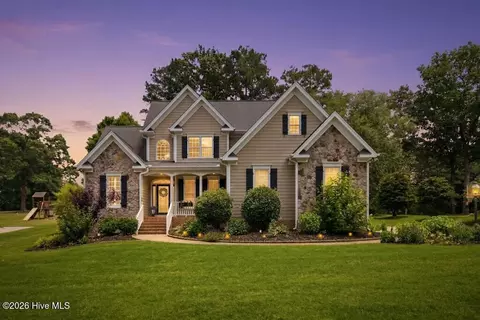 732 Parkridge Dr, Clayton, NC 27527