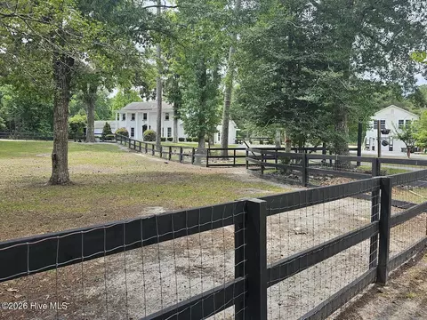 Exterior - 415 Whitebridge Rd, Hampstead, NC 28443 photo 1 of 15