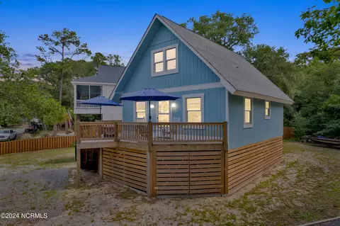 116 SW 22nd St, Oak Island, NC 28465